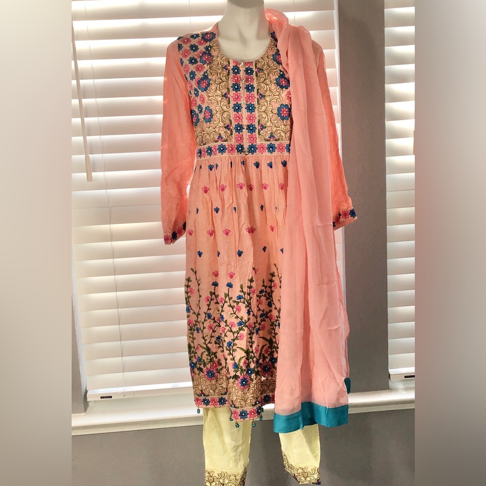 NWOT Pakistani 3-pcs evening wear viscose kameez/shalwar suit women size Med